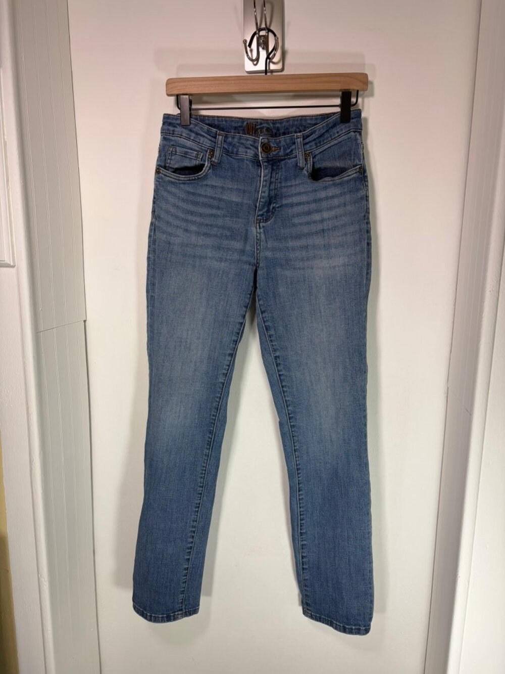 Kut from the Kloth Straight Leg Jeans Women's 8 Light Wash Stretch Mid Rise